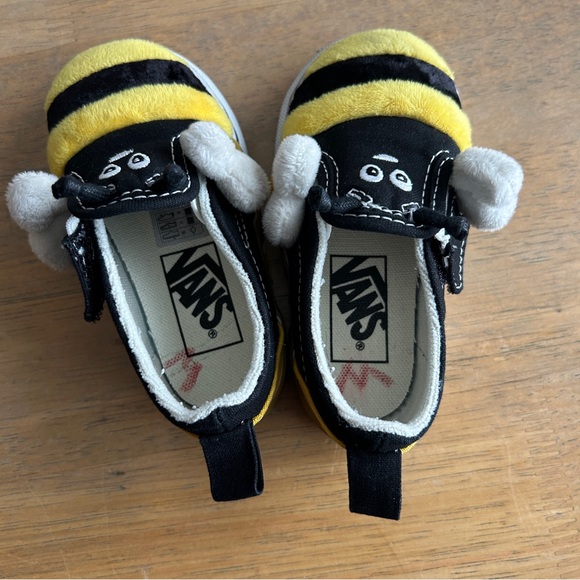 Vans Bee Kind Slip-On Yellow Black Canvas Sneakers - Toddler US 5.5 - Picture 6 of 7